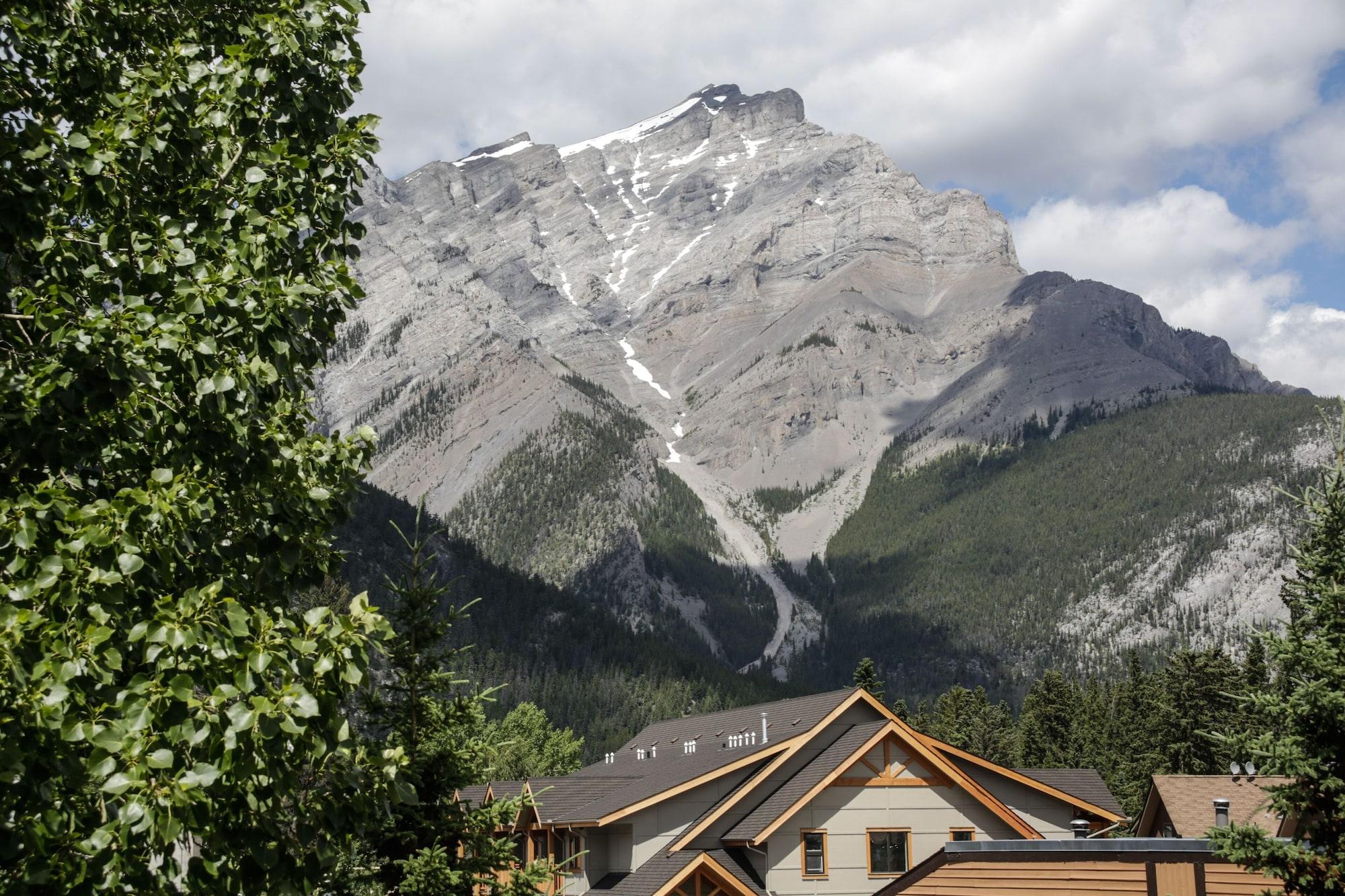 High Country Inn Banff Exteriör bild